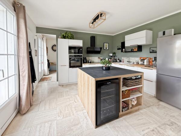 Dept de la Vienne (86) Maison de caractère à vendre type 8 pièces CHATELLERAULT (86)