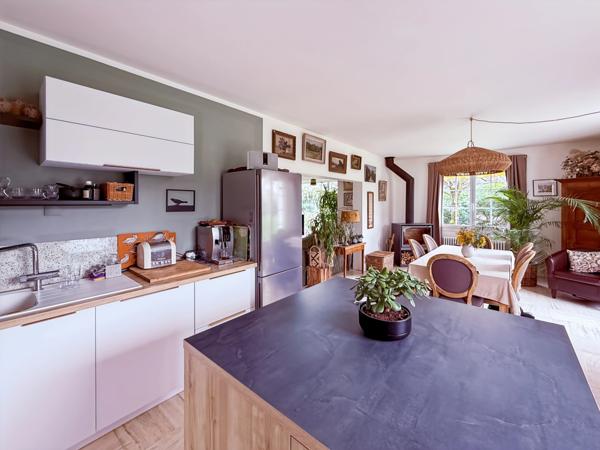 Dept de la Vienne (86) Maison de caractère à vendre type 8 pièces CHATELLERAULT (86)