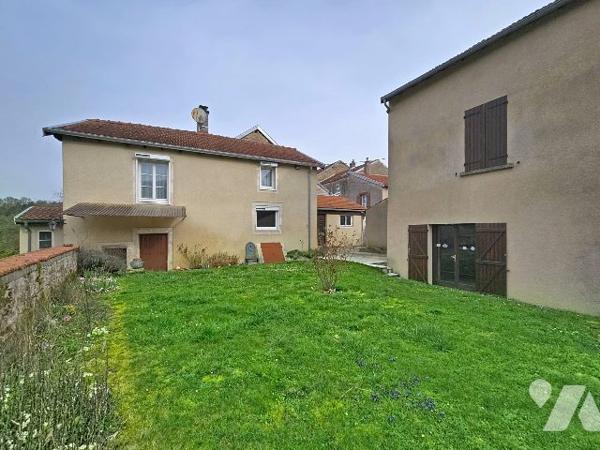 Maison atypique – Environnement calme – Vue dégagée sur la campagne et le donjon