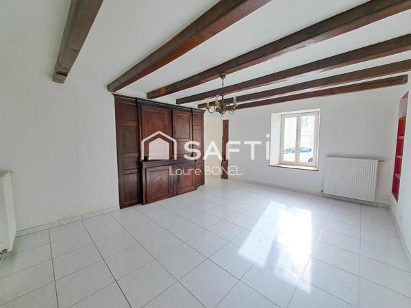 Maison de ville rénovée avec dépendances