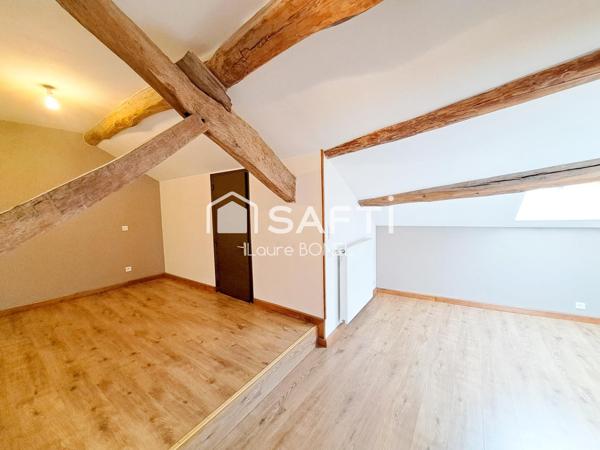 Maison de ville rénovée avec dépendances