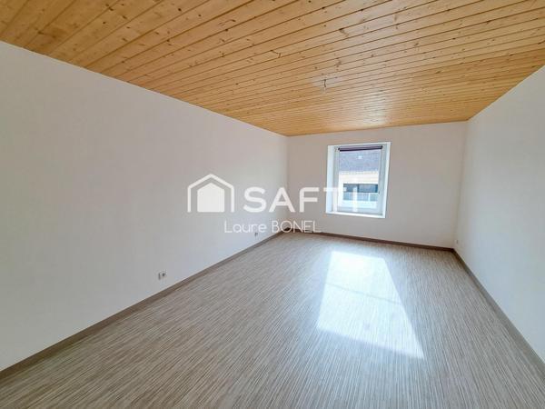 Maison de ville rénovée avec dépendances