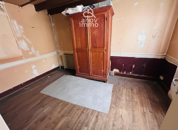 Maison
                                                                                                                                                                                                                                                                                                                        8 pièce(s)                                                                                                                                                                                                          5 chambre(s)                                                                                                                                                                                                          198.3  m²