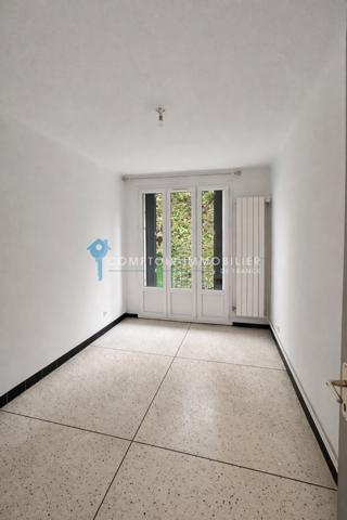Appartement
                                                                                                                                                                                                                                                                                                                        4 pièce(s)                                                                                                                                                                                                          3 chambre(s)                                                                                                                                                                                                          76  m²