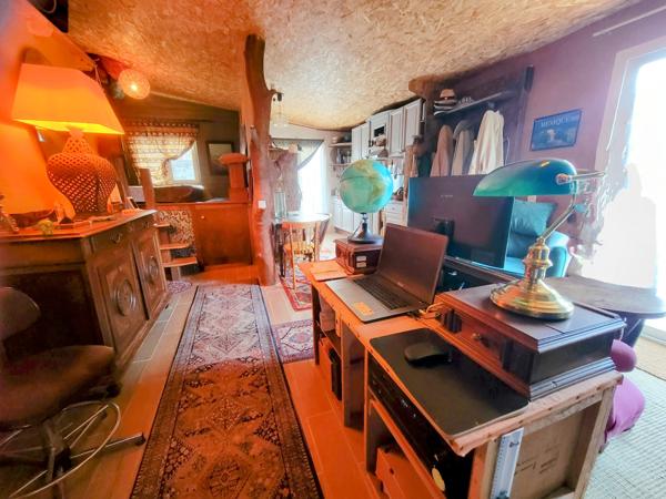 Petite habitation , garage et jardin