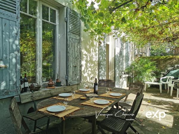 Oullins centre – Grande maison familiale avec jardin 632 m² – Métro à pied