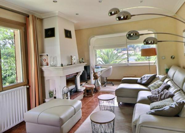 Maison à vendre    5 pièces •  Biarritz