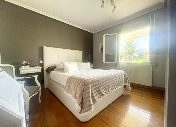 Maison à vendre    5 pièces •  Biarritz