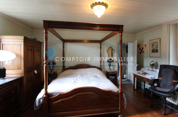 Propriete
                                                                                                                                                                                                                                                                                                                        6 pièce(s)                                                                                                                                                                                                          5 chambre(s)                                                                                                                                                                                                          225  m²