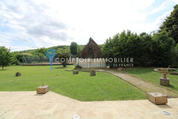 Propriete
                                                                                                                                                                                                                                                                                                                        6 pièce(s)                                                                                                                                                                                                          5 chambre(s)                                                                                                                                                                                                          225  m²