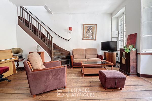 Maison avec garage et patio intérieur plein coeur de Saint Michel