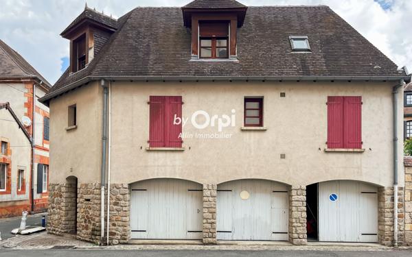 Immeuble à vendre    3 pièces • 74 m2 Montluçon