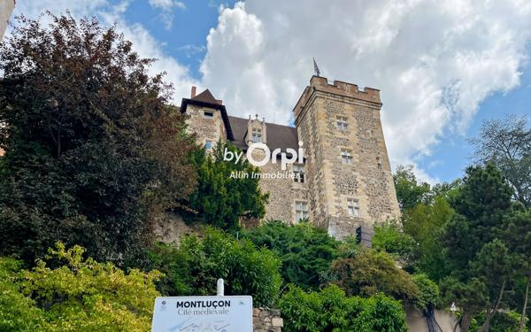 Immeuble à vendre    3 pièces • 74 m2 Montluçon