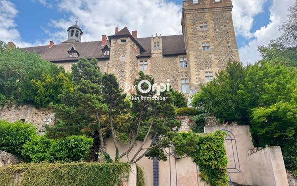 Immeuble à vendre    3 pièces • 74 m2 Montluçon