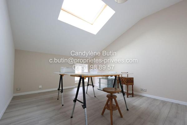 Maison de pierres avec piscine