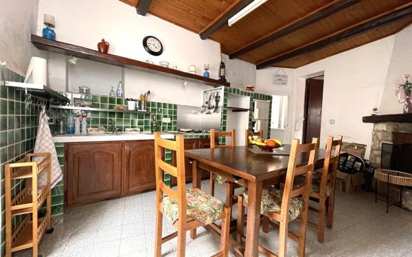 Maison à vendre    2 pièces •  Vallon-Pont-d'Arc