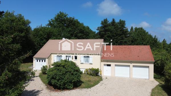 Pavillon rénové avec trois garages