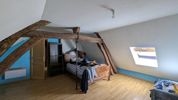 Vente                                                      Maison
                        
                     7 pièces                      168 m2                     à Salbris