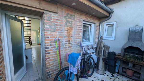 Vente                                                      Maison
                        
                     7 pièces                      168 m2                     à Salbris