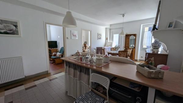 Vente                                                      Maison
                        
                     7 pièces                      168 m2                     à Salbris