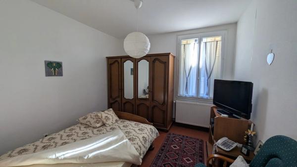 Vente                                                      Maison
                        
                     7 pièces                      168 m2                     à Salbris