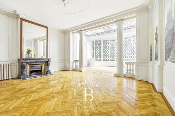 Bordeaux, Hôtel particulier 5 Chambres -  320 m² à vendre