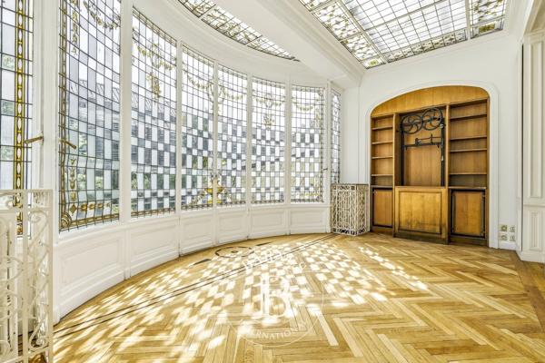 Bordeaux, Hôtel particulier 5 Chambres -  320 m² à vendre