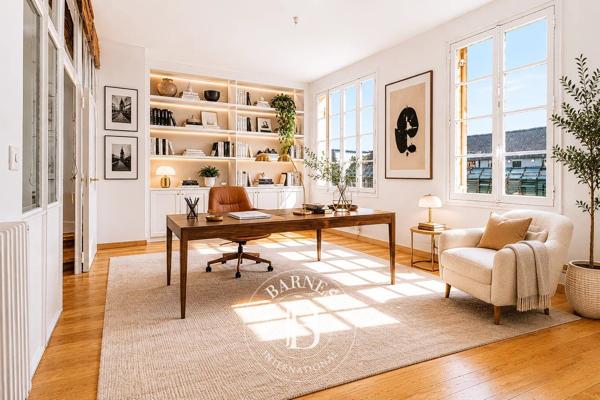Bordeaux, Hôtel particulier 5 Chambres -  320 m² à vendre