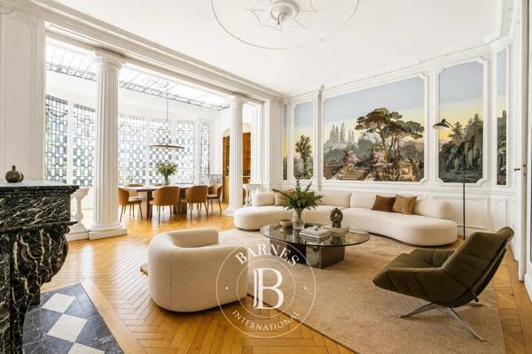 Bordeaux, Hôtel particulier 5 Chambres -  320 m² à vendre