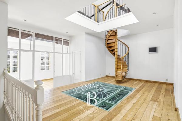 Bordeaux, Hôtel particulier 5 Chambres -  320 m² à vendre