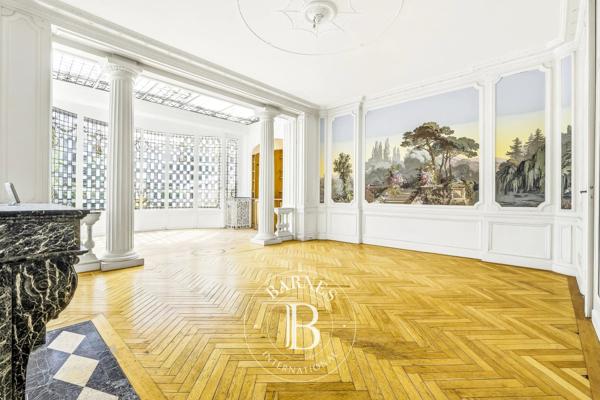Bordeaux, Hôtel particulier 5 Chambres -  320 m² à vendre