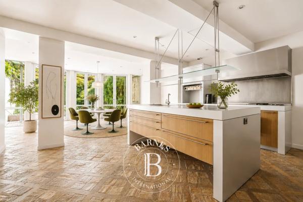 Bordeaux, Hôtel particulier 5 Chambres -  320 m² à vendre