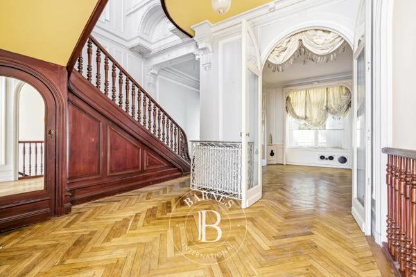 Bordeaux, Hôtel particulier 5 Chambres -  320 m² à vendre