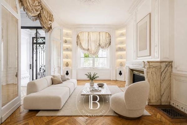Bordeaux, Hôtel particulier 5 Chambres -  320 m² à vendre