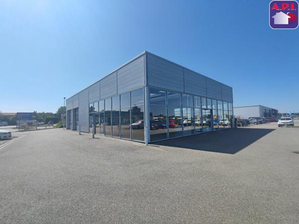 Pamiers - Village Automobile - Local commercial 400m² environ