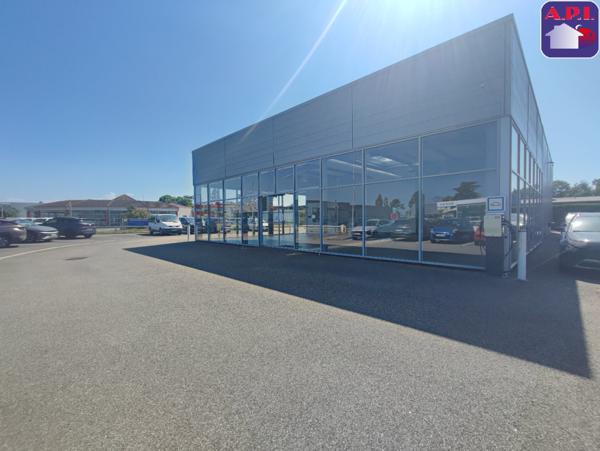 Pamiers - Village Automobile - Local commercial 400m² environ