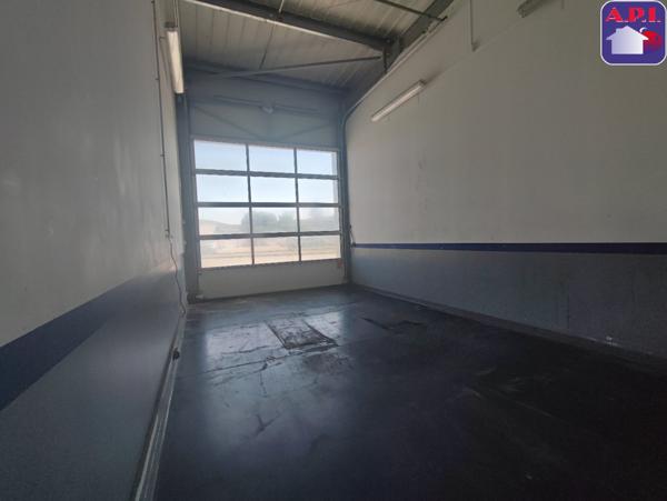 Pamiers - Village Automobile - Local commercial 400m² environ