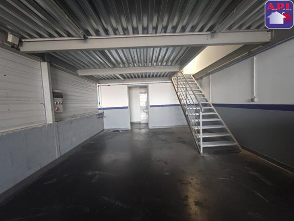 Pamiers - Village Automobile - Local commercial 400m² environ