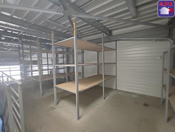 Pamiers - Village Automobile - Local commercial 400m² environ