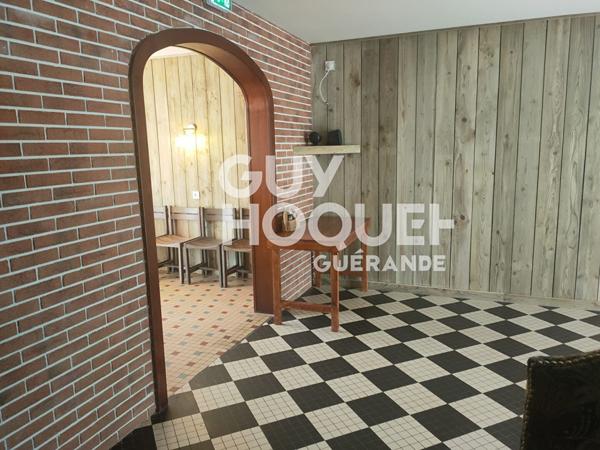 Local Commercial avec appartement à l'étage