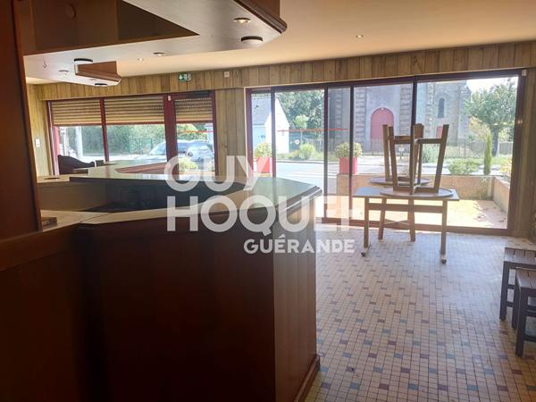 Local Commercial avec appartement à l'étage