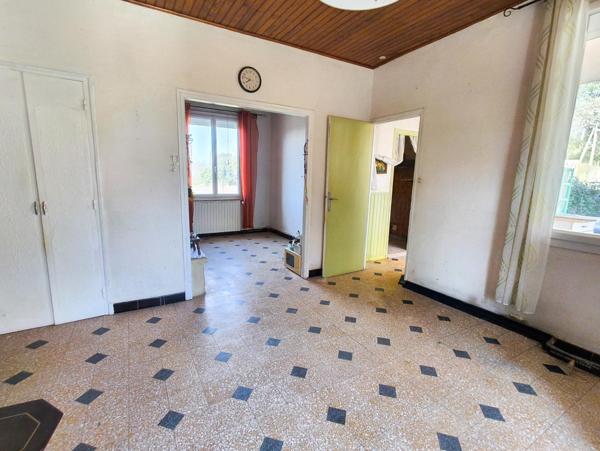 maison de plain pied dans quartier résidentiel