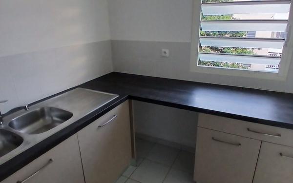 Appartement à louer    4 pièces • 75,41 m2 Le Lamentin