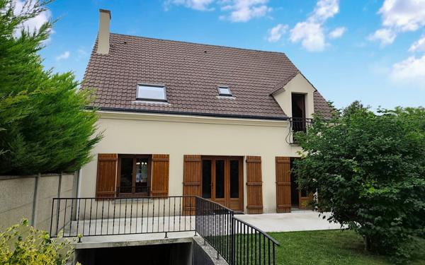 Maison à vendre    5 pièces • 148,91 m2 Épône