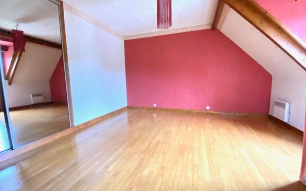 Maison à vendre    5 pièces • 148,91 m2 Épône