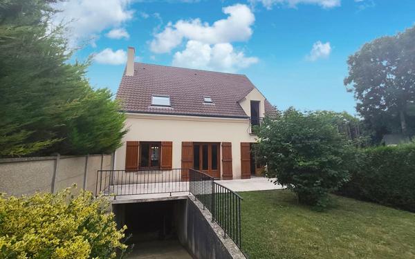 Maison à vendre    5 pièces • 148,91 m2 Épône