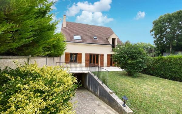 Maison à vendre    5 pièces • 148,91 m2 Épône