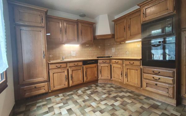 Maison à vendre    5 pièces • 148,91 m2 Épône