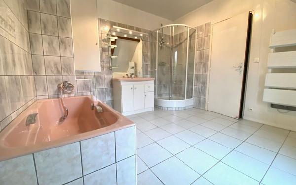 Maison à vendre    5 pièces • 148,91 m2 Épône