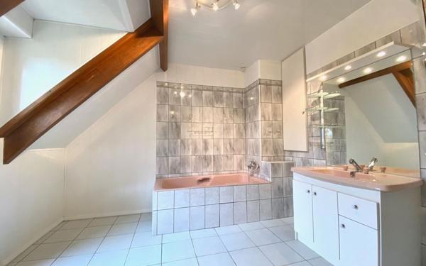 Maison à vendre    5 pièces • 148,91 m2 Épône